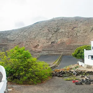 Rural Yeyo House In The Volcano Crater Сasa de vacaciones